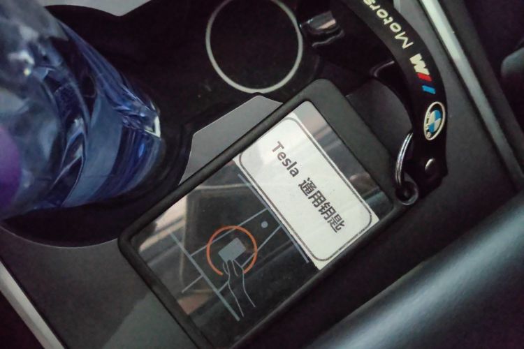特斯拉 Model Y 2023款 后轮驱动版中控内饰7001