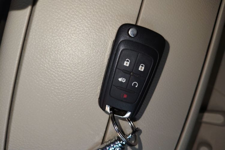 别克GL8 2018款 28T 尊贵型 国VI中控内饰11