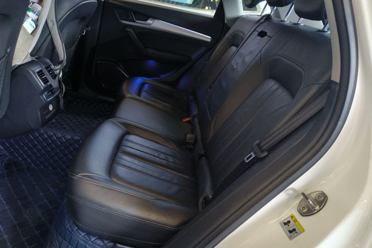 奥迪Q5L 2020款 改款 40 TFSI 荣享时尚型中控内饰21