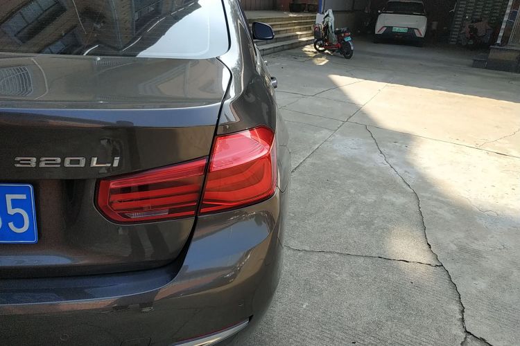 宝马3系 2017款 320Li 时尚型车身外观9
