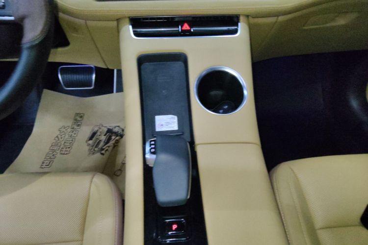 鸿蒙智行 问界M5 2022款 增程后驱标准版中控内饰18