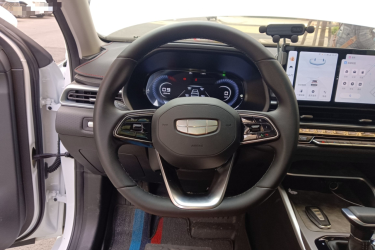 吉利汽车 帝豪 2025款 第4代 1.5L CVT尊贵型局部细节13