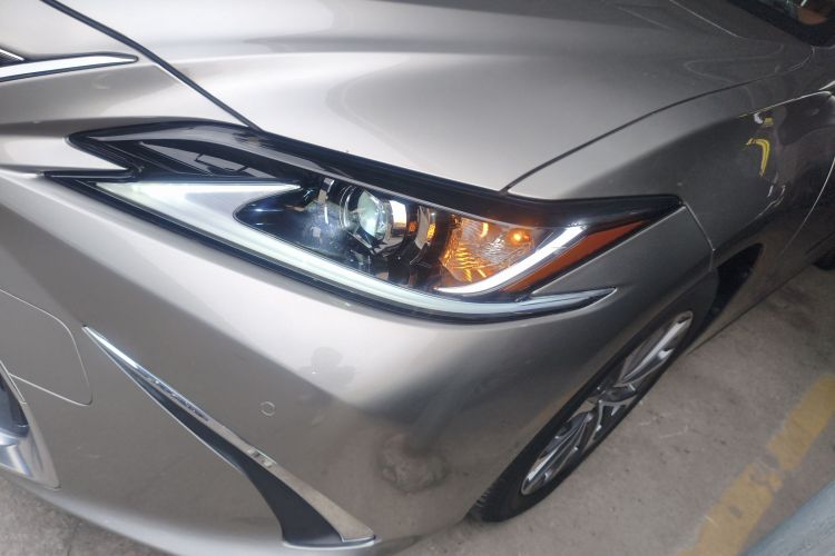 雷克萨斯ES 2022款 200 卓越版局部细节36