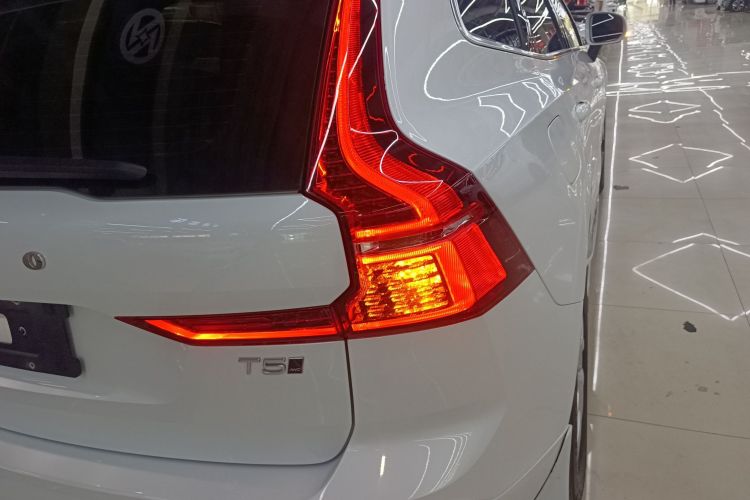 沃尔沃XC60 2021款 T5 四驱智逸豪华版车身外观6006