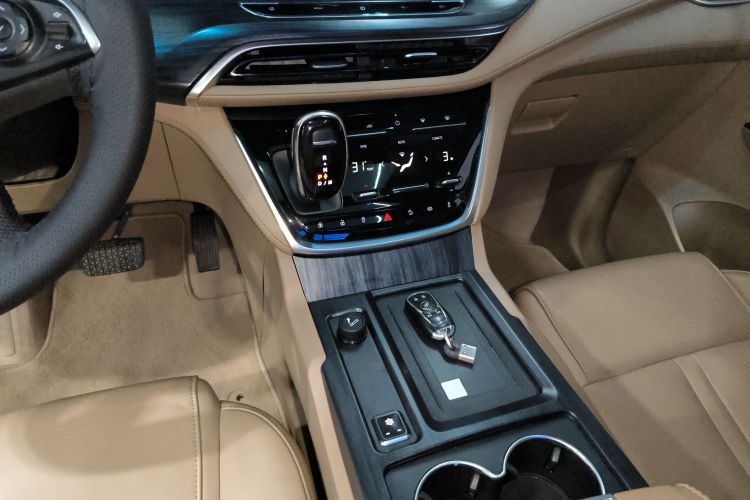 别克GL8 2020款 ES陆尊 653T 尊享型中控内饰18