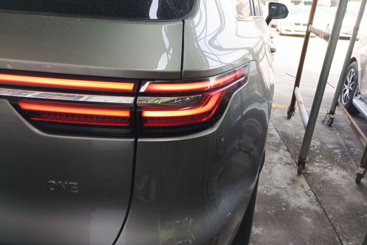 理想汽车 理想ONE 2020款 增程6座版车身外观6006