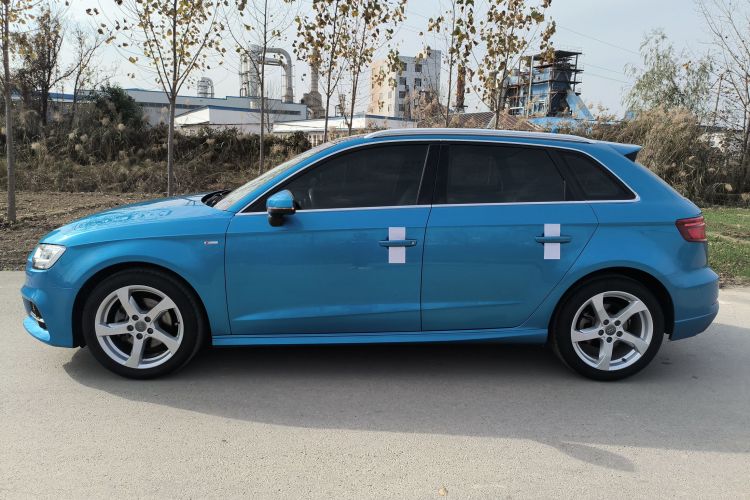 奥迪A3 2018款 30周年年型 Sportback 35 TFSI 时尚型车身外观4