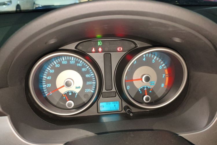 别克 凯越 2013款 1.5L 自动经典型中控内饰14