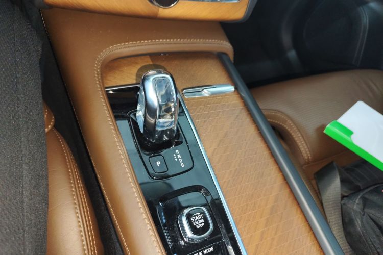 沃尔沃XC90新能源 2019款 E驱混动 T8 智尊版 7座 国VI局部细节18