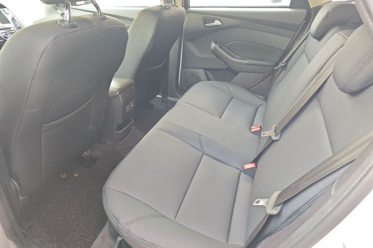 福特 福克斯 2017款 两厢 1.6L 自动舒适型智行版中控内饰7004