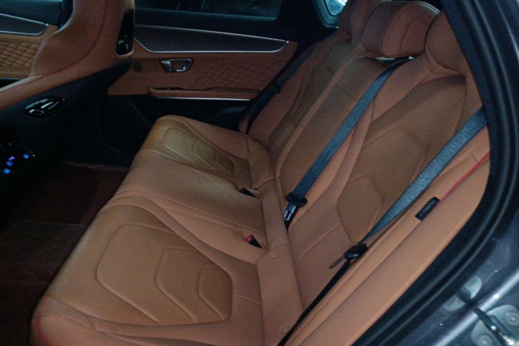 比亚迪 汉 2022款 EV 创世版 715KM前驱旗舰型中控内饰7004