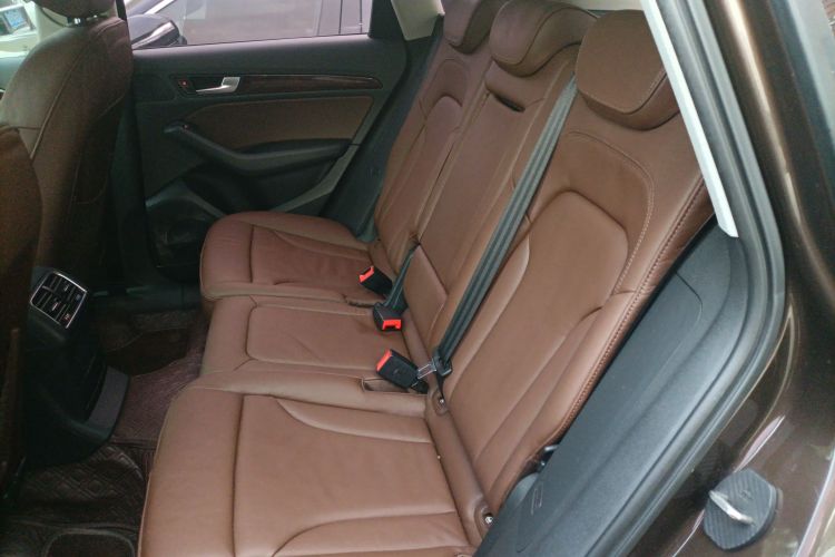 奥迪Q5 2013款 40 TFSI 技术型中控内饰21