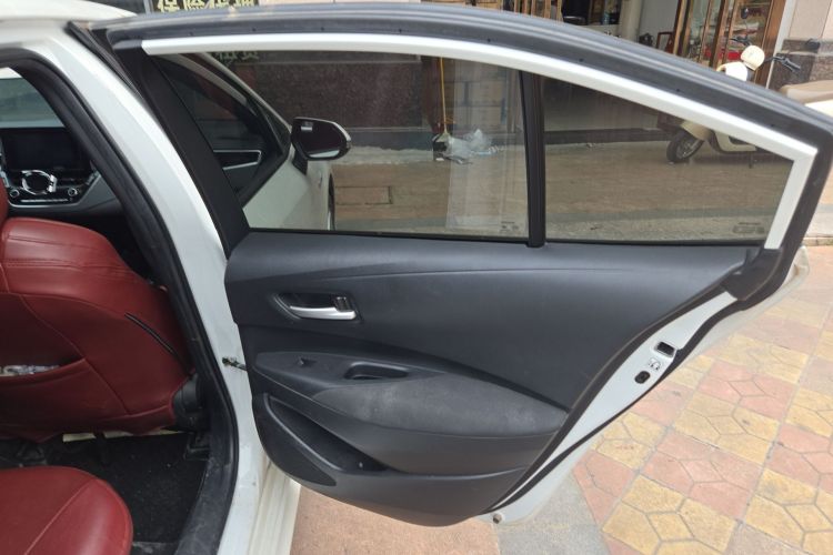 丰田 雷凌 2021款 双擎 1.8H E-CVT进取版中控内饰45