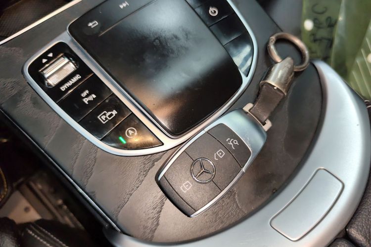 奔驰C级 2019款 改款 C 260 L 运动版中控内饰11