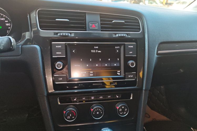 大众 高尔夫 2018款  230TSI 自动豪华型局部细节16