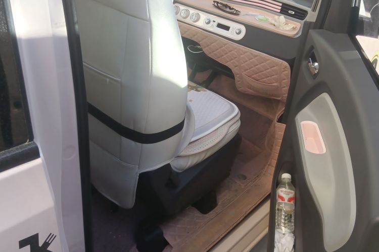 五菱汽车 宏光MINIEV 2021款 马卡龙臻享款 磷酸铁锂局部细节9005