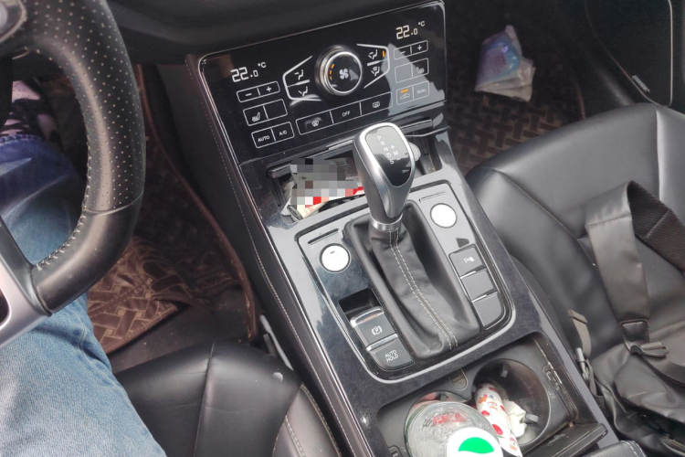 红旗H5 2019款 30TD 智联韵动版中控内饰18