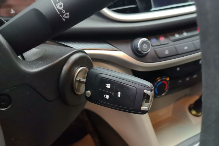 别克 英朗 2021款 典范 1.5L 自动精英型中控内饰11