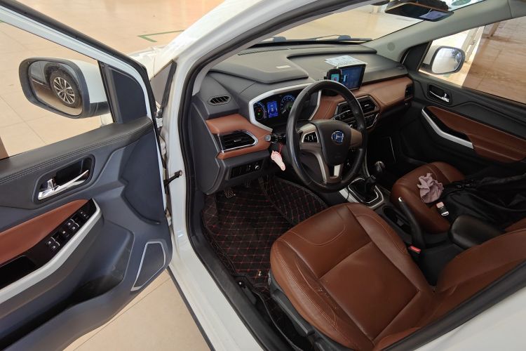 北汽昌河M70 2017款 1.5L 手动豪华舱中控内饰7003