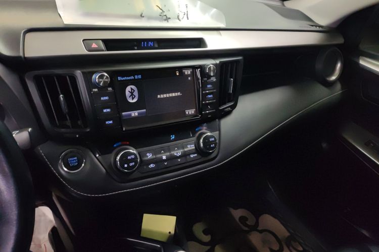 丰田 RAV4荣放 2018款 2.5L 自动四驱精英i版中控内饰16