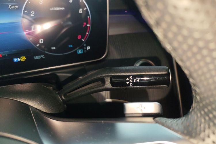 奔驰C级 2023款 改款 C 200 L 运动版局部细节18