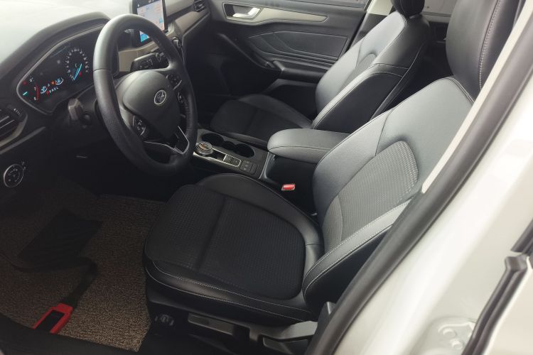 福特 福克斯 2020款 三厢 EcoBoost 180 自动锋潮型中控内饰19