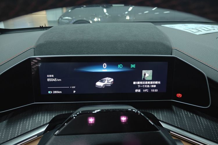 极氪001 2021款 超长续航双电机 YOU版中控内饰14