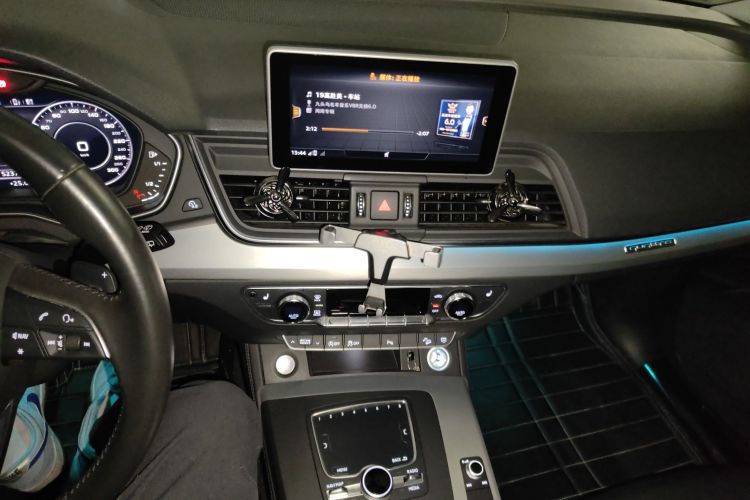 奥迪Q5L 2020款 改款 40 TFSI 荣享时尚型中控内饰16