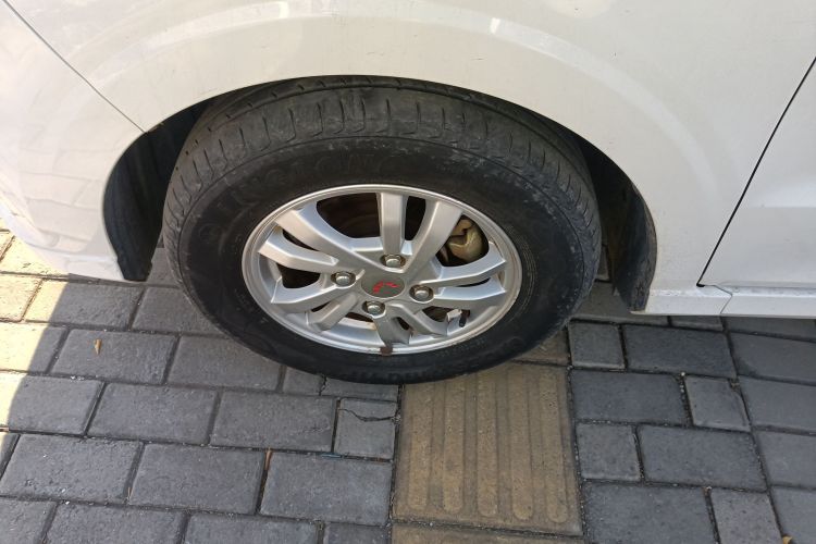 五菱汽车 五菱宏光 2019款 1.5L S标准型国VI LAR车身外观6007