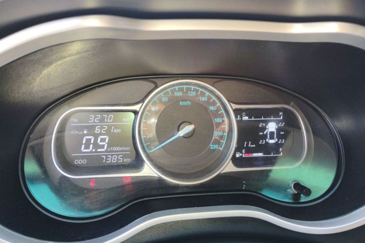 SWM斯威汽车 SWM斯威X3 2020款 1.5L 手动超值型 7座中控内饰14