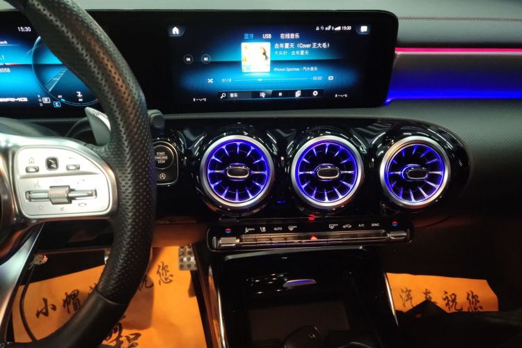奔驰A级AMG 2022款 AMG A 35 L 4MATIC中控内饰16