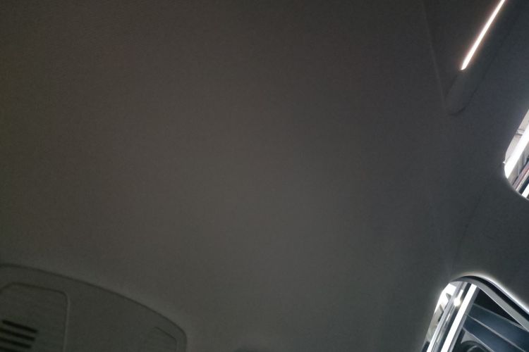 红旗E-QM5 2022款 431km 充电乐享版中控内饰22