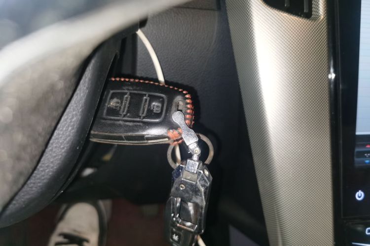 纳智捷 优6 SUV 2018款 1.8T 经典舒适版中控内饰11