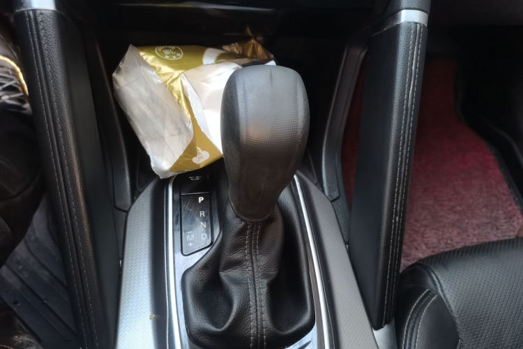 雷诺 科雷傲 2017款 2.5L 两驱尊贵版中控内饰18