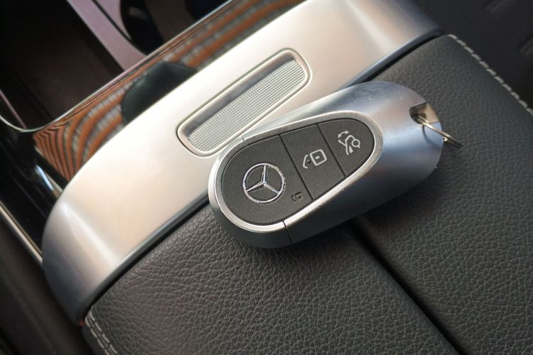 奔驰C级 2022款 改款 C 260 L 运动版中控内饰7001