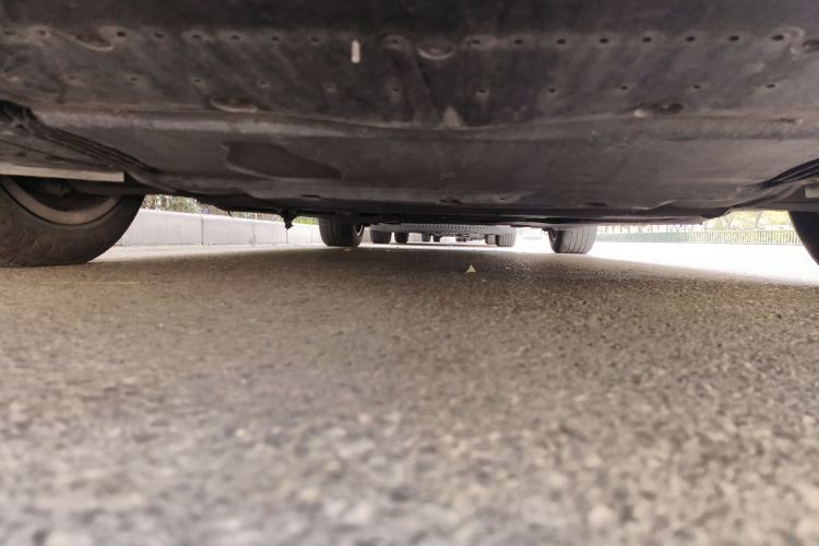 奥迪A6L 2014款 30 FSI 技术型局部细节9008