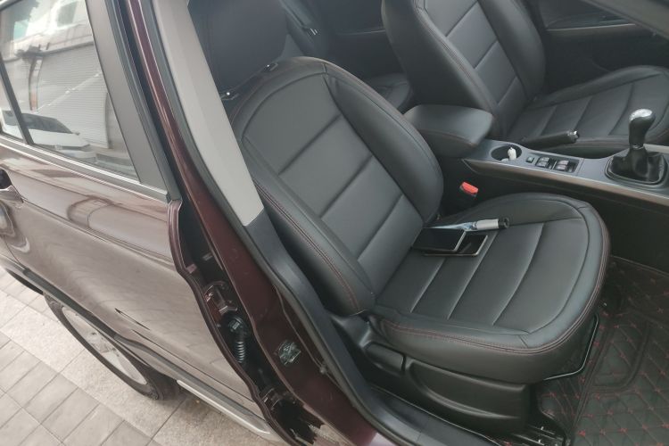 海马S5 2015款 1.6L 手动舒适型局部细节41