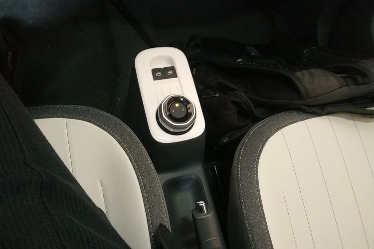 吉利银河 2025款 210km 熊猫卡丁局部细节18