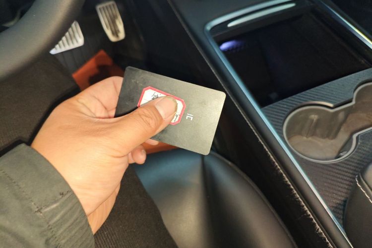 特斯拉 Model Y 2021款 标准续航后驱版中控内饰11