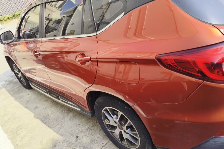 比亚迪 宋 2016款 盖世版 1.5TID 自动精英型车身外观4