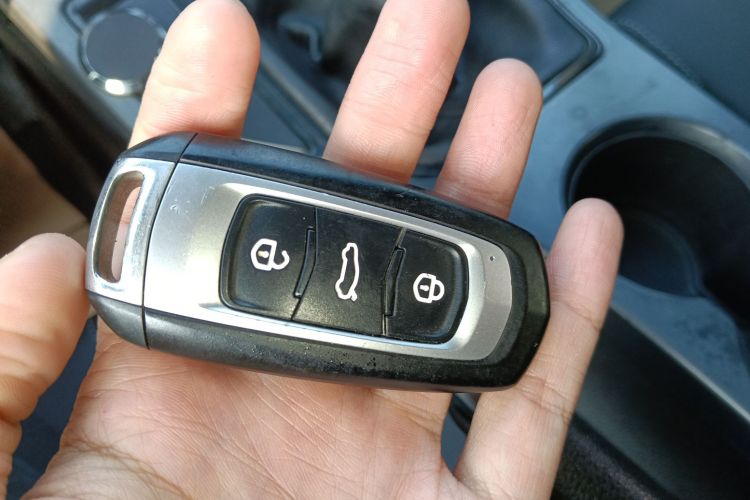 吉利汽车 帝豪 2018款 1.5L 手动向上互联版中控内饰11