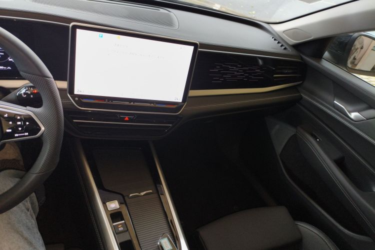 大众 帕萨特 2025款 Pro 380TSI 龙耀版中控内饰16