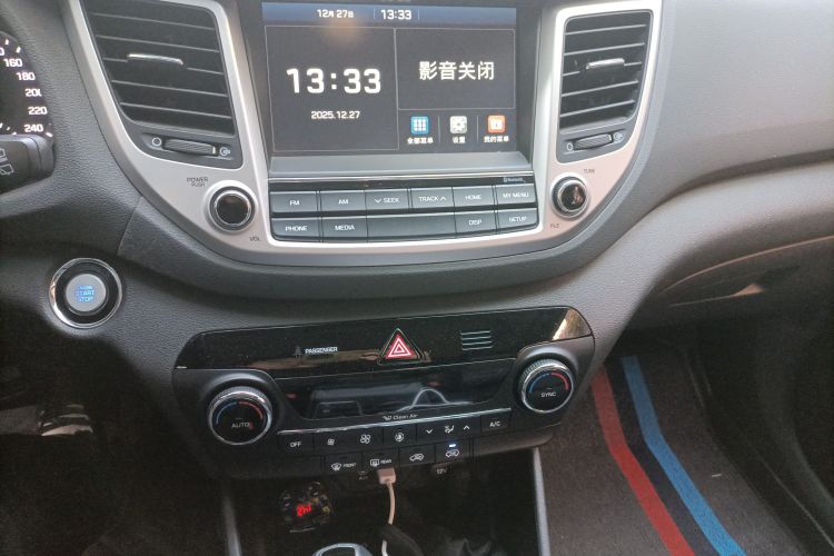 现代 途胜 2018款 1.6T 双离合两驱15周年特别版中控内饰16