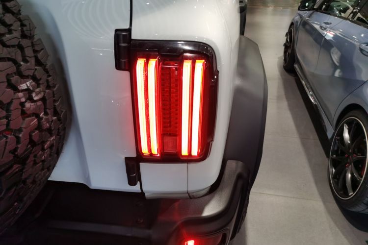 坦克300 2023款 2.0T 铁骑02车身外观9