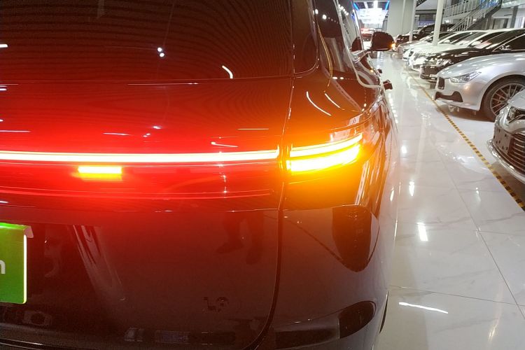 理想汽车 理想L9 2024款 Ultra车身外观6006