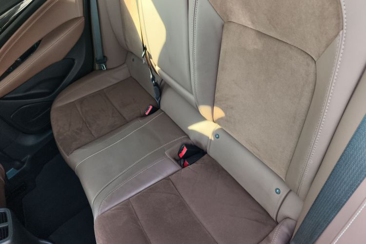 别克 君威 2023款 552T 智享型中控内饰21