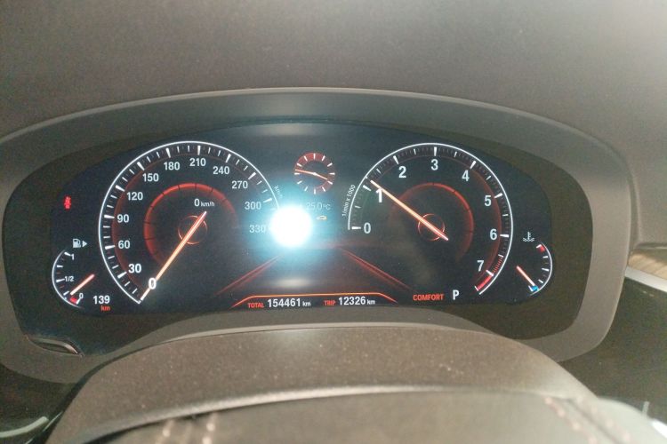 宝马5系 2019款 530Li 领先型 豪华套装局部细节14