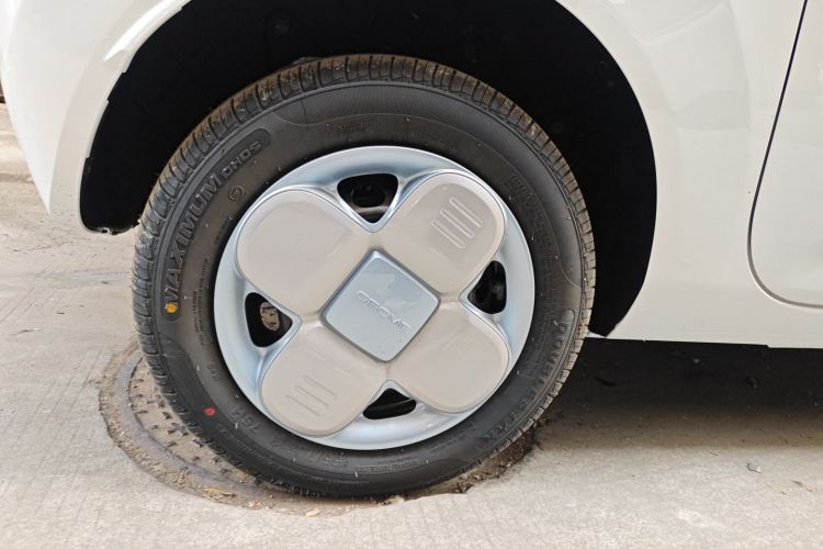 吉利银河 2024款 熊猫mini 200km 耐力熊车身外观6008