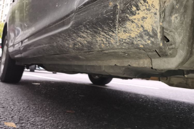 丰田 汉兰达 2011款 2.7L 两驱7座精英版局部细节9001