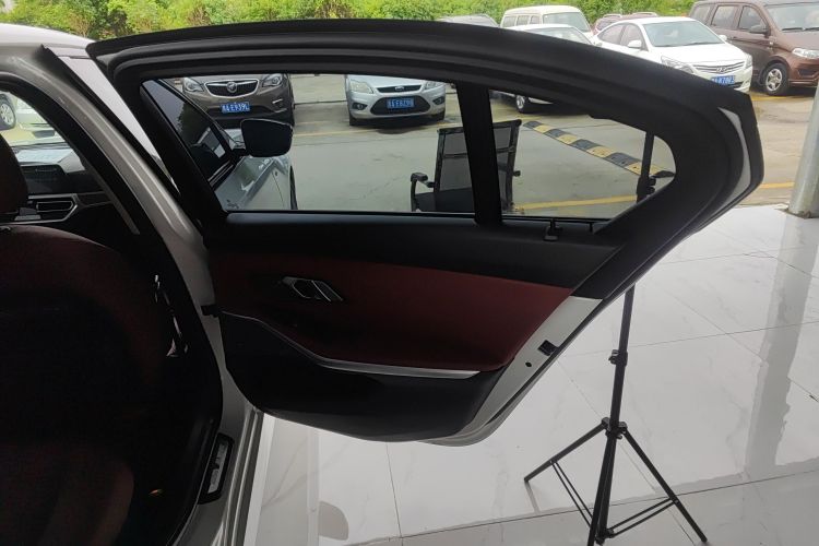 宝马3系 2022款 325Li M运动曜夜套装中控内饰7006